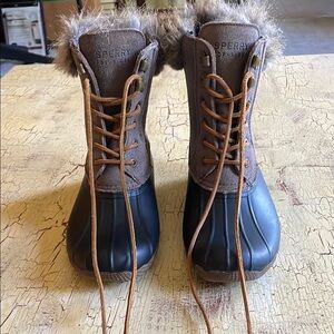 Sperry Tan and Black Fur-Lined Boots